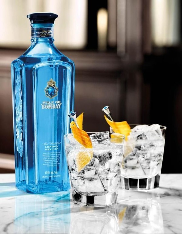 Cocktail gin et tonic Tout bleu !!!!